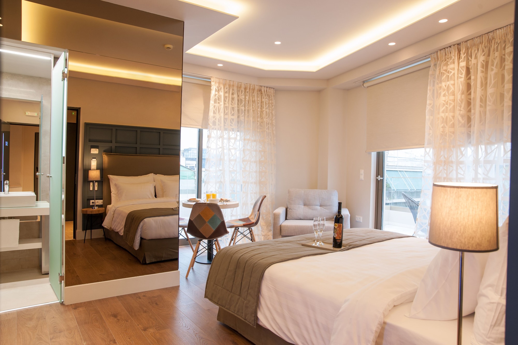 LUXURY, SUITE, QUEEN BED