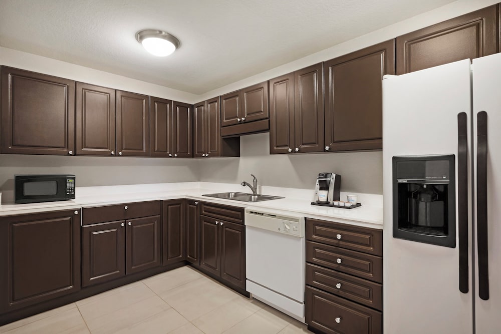 Holiday Inn Express Hotel & Suites Sarasota East - I-75 46/67