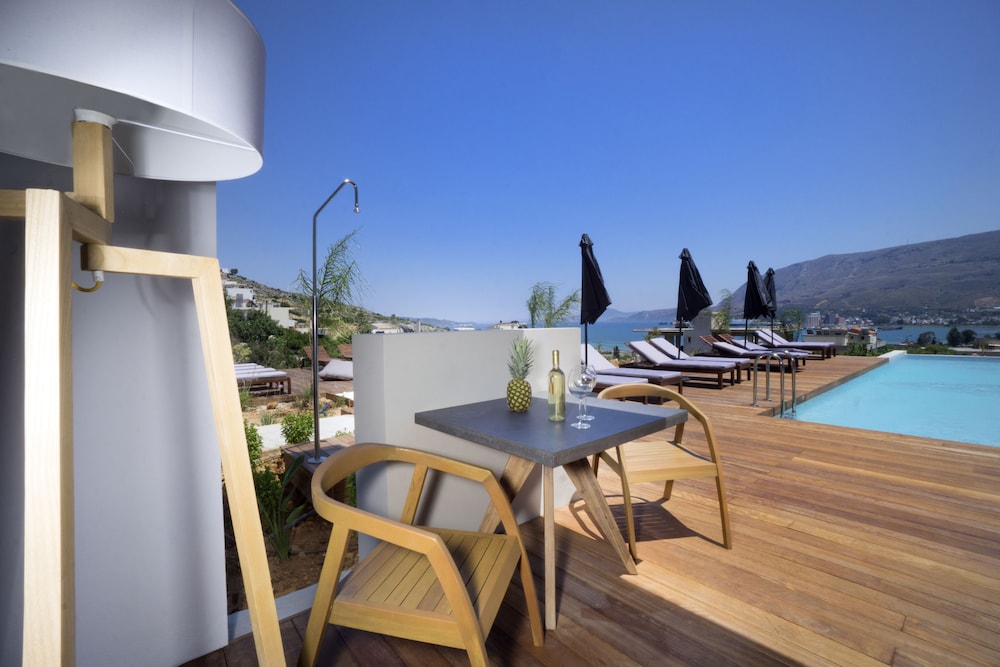 Seametry Luxury Living Apartments 50/50