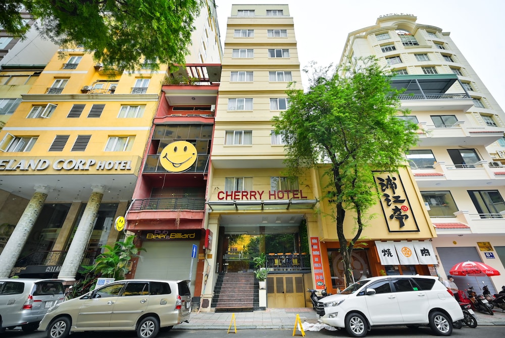 Cherry Boutique Hotel 46/50
