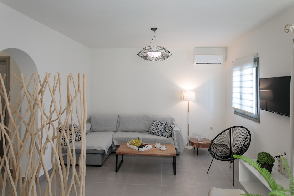 Sweet Home Naxos 21/50