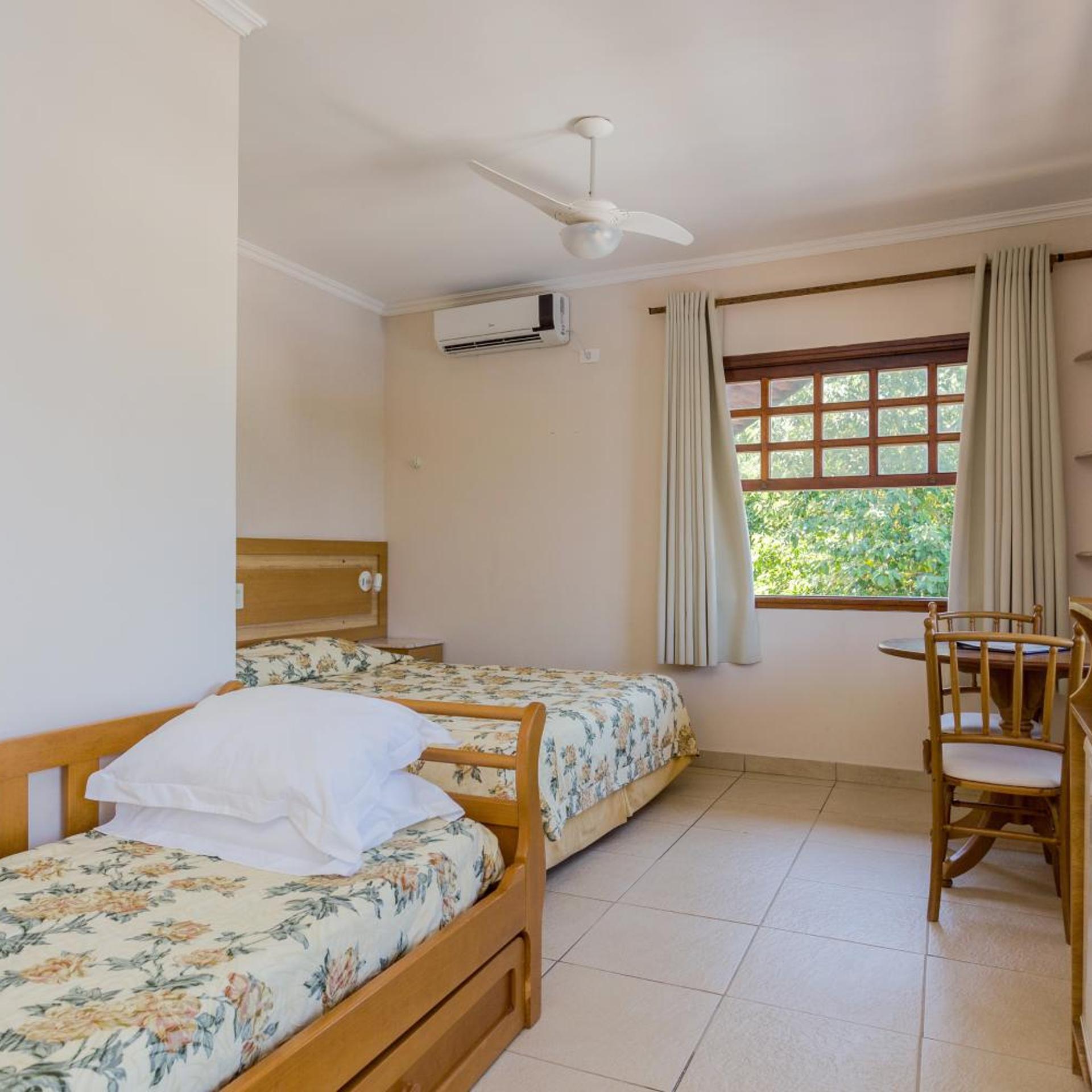 Beach Hotel Cambury 8/60