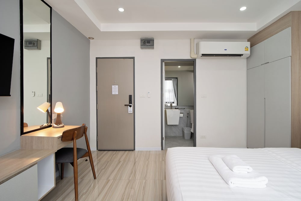 Standard, Double Bed, High Floor