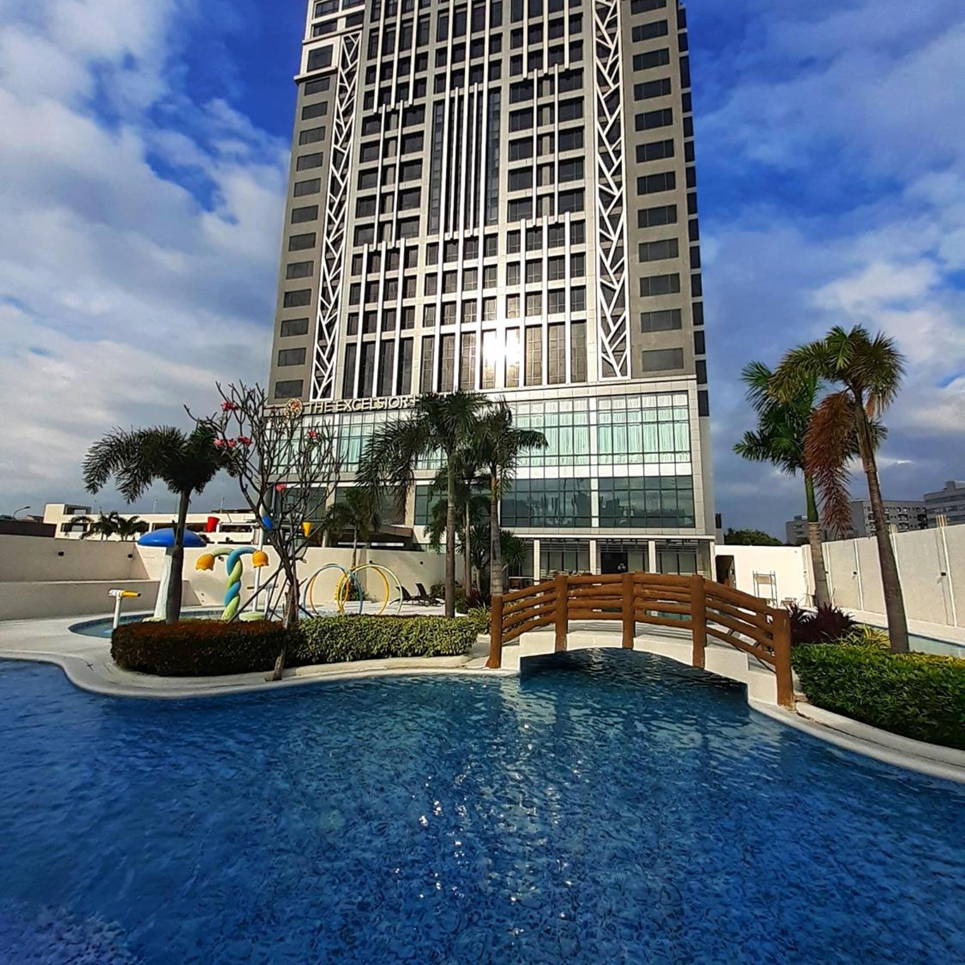 The Excelsior Hotel Las Pinas 2/50