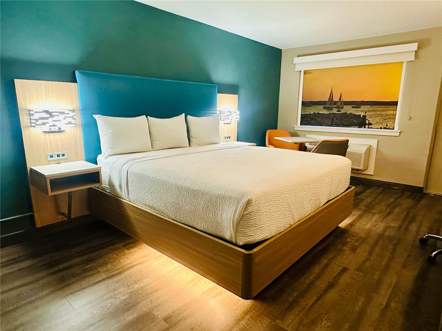 La Quinta Inn by Wyndham Costa Mesa / Newport Beach 8/23