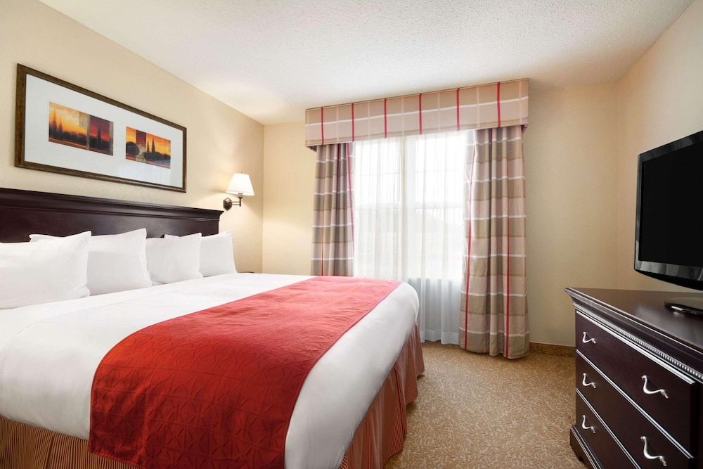 ROOM, KING BED