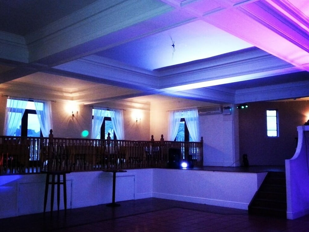 The Bridge Hotel 6/63