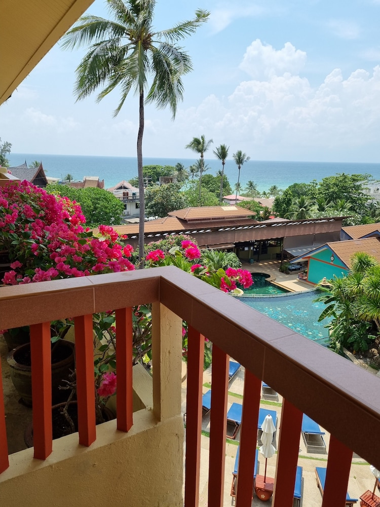 Karona Resort And Spa 46/50