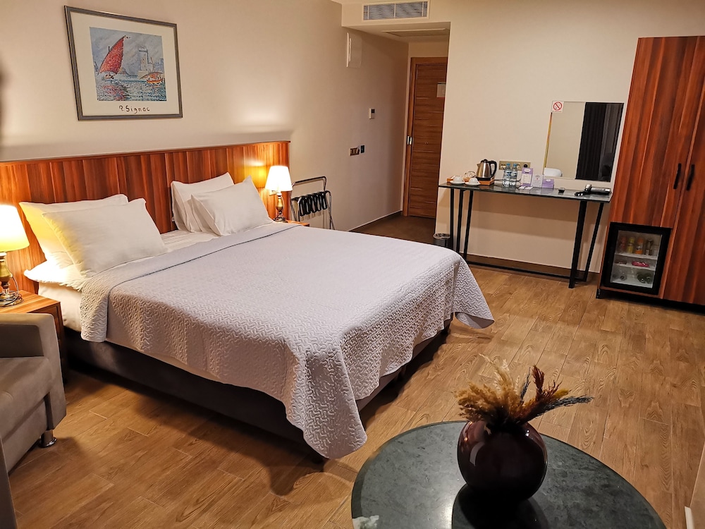 La Wisteria Boutique Hotel 12/66
