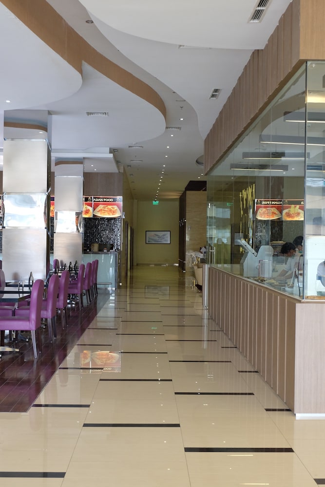 World Hotel Jakarta - Bandengan 40/50
