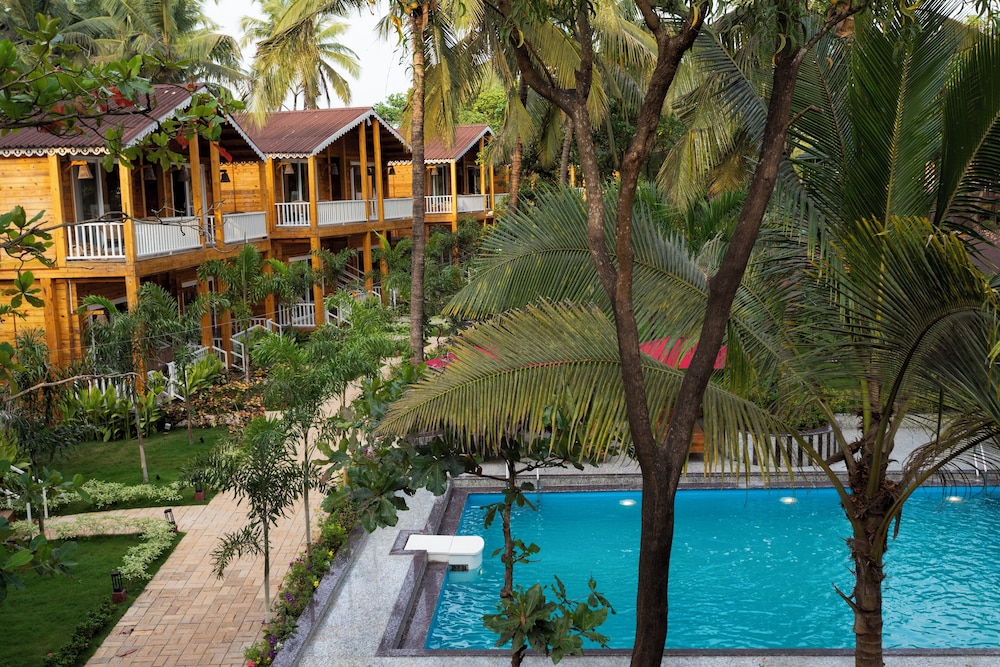 Aralea Beach Resort by Stone Wood Morjim 29/47
