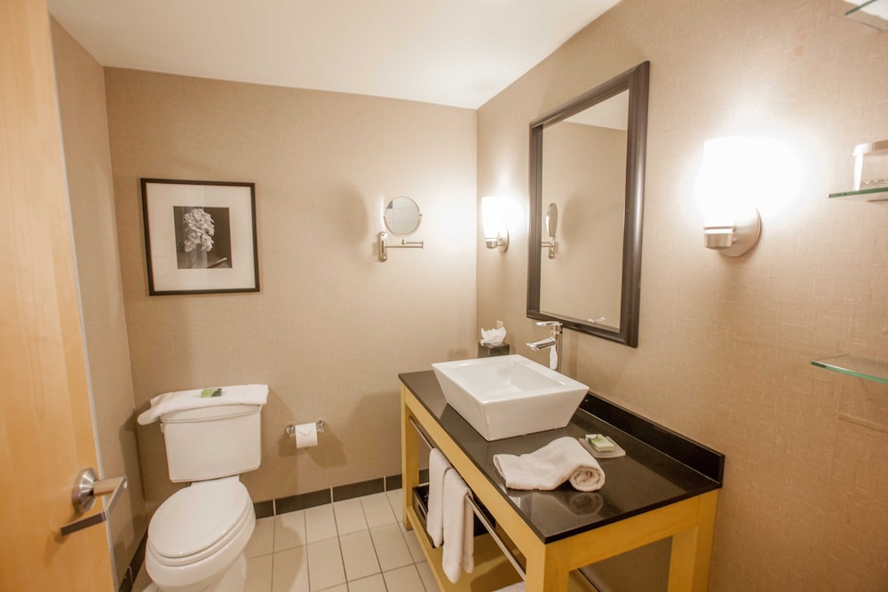 جناح بسريرين كوين لذوي الإعاقة، Wyndham Noblesville 7/8