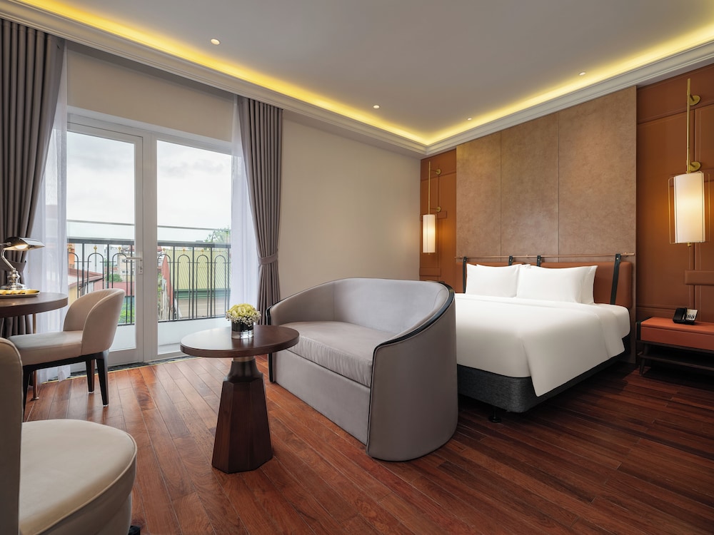 JUNIOR SUITE, CATHEDRAL VIEW