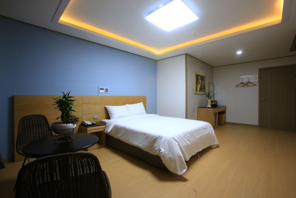 Line Hotel 15/26