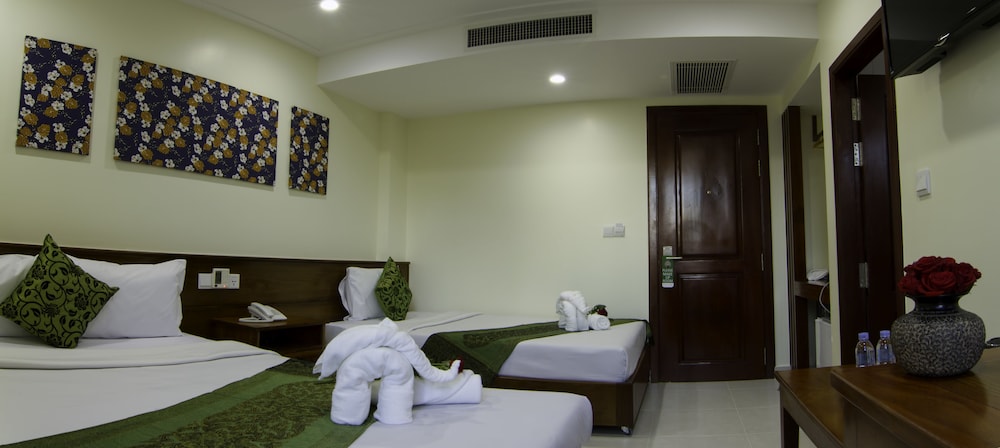 Rose Emerald Hotel 35/63