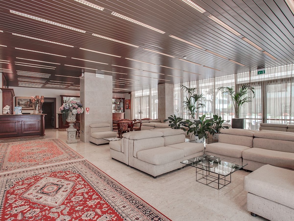 Hotel Ambasciatori 35/45