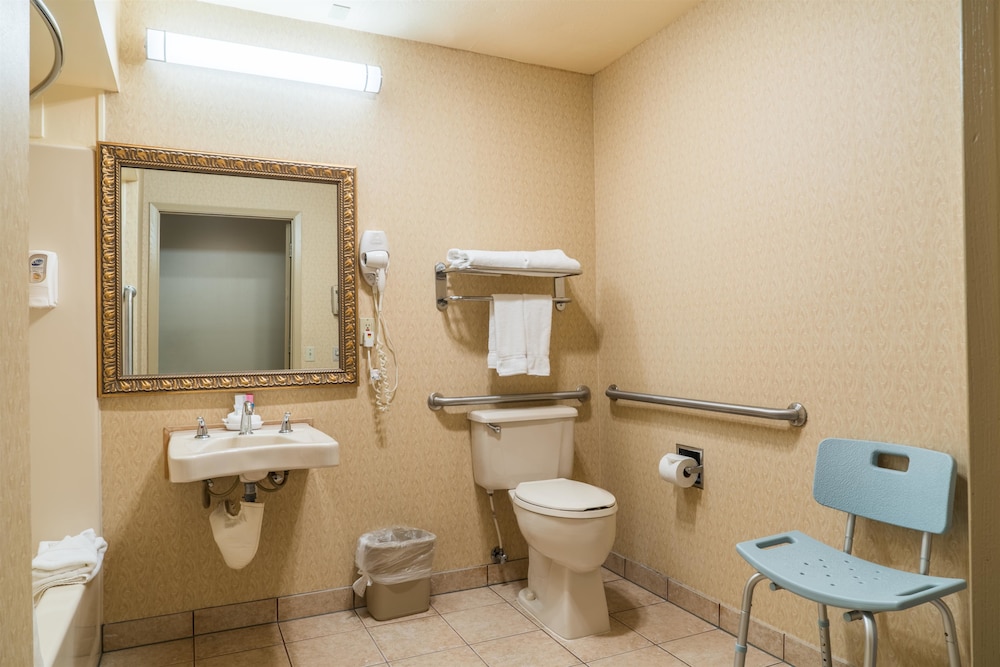 Best Western Inn & Suites Ontario 29/33