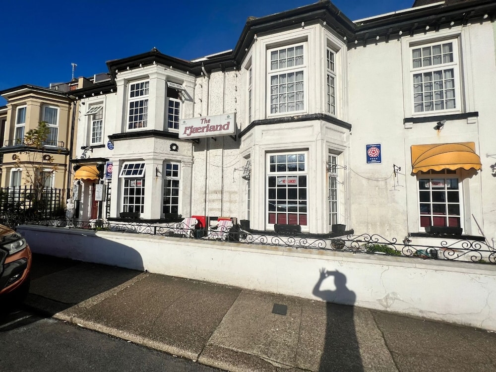 Fjaerland Hotel 32/44
