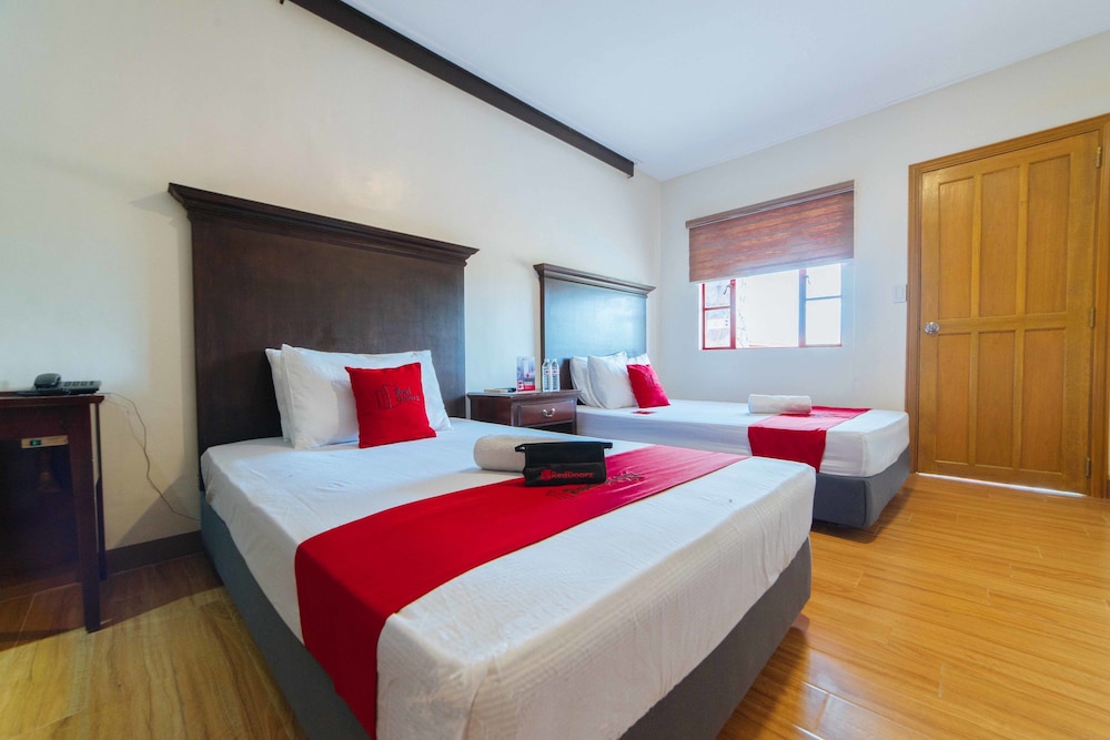 RedDoorz Plus @ Starhomes Olivianville 7/30