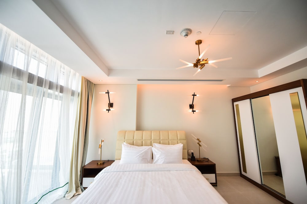 1 BEDROOM, APARTMENT