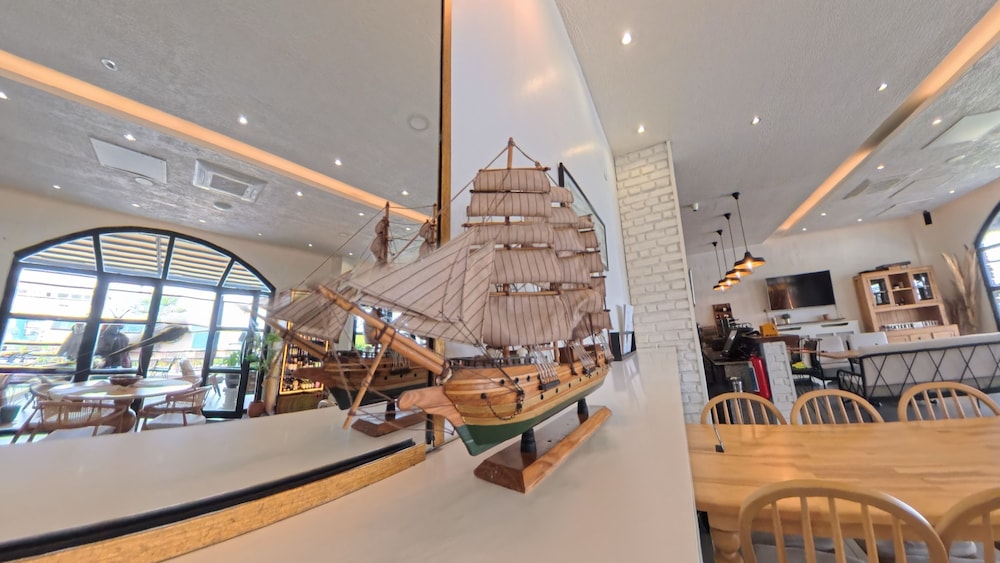 8 Rooms Boutique Hotel 36/50