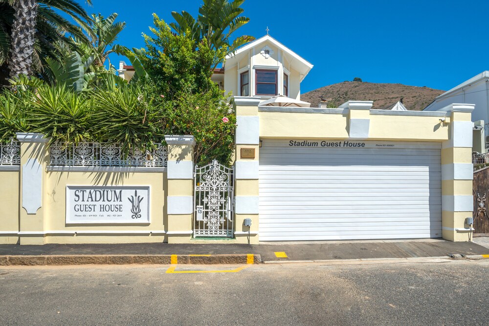 Stadium Guest House 29/32