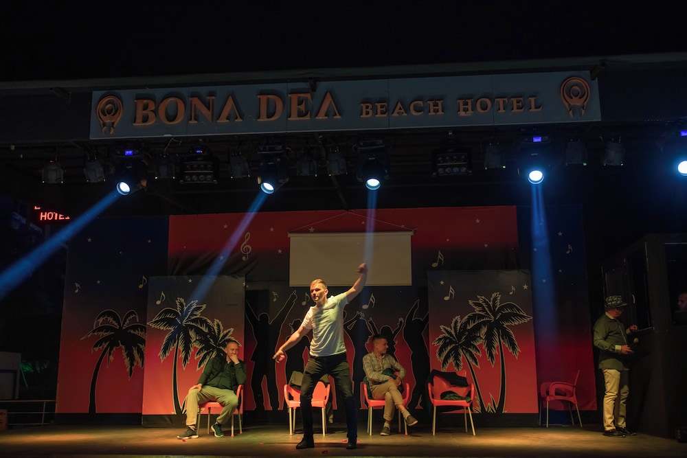 Lims Bona Dea Beach Hotel 8/67