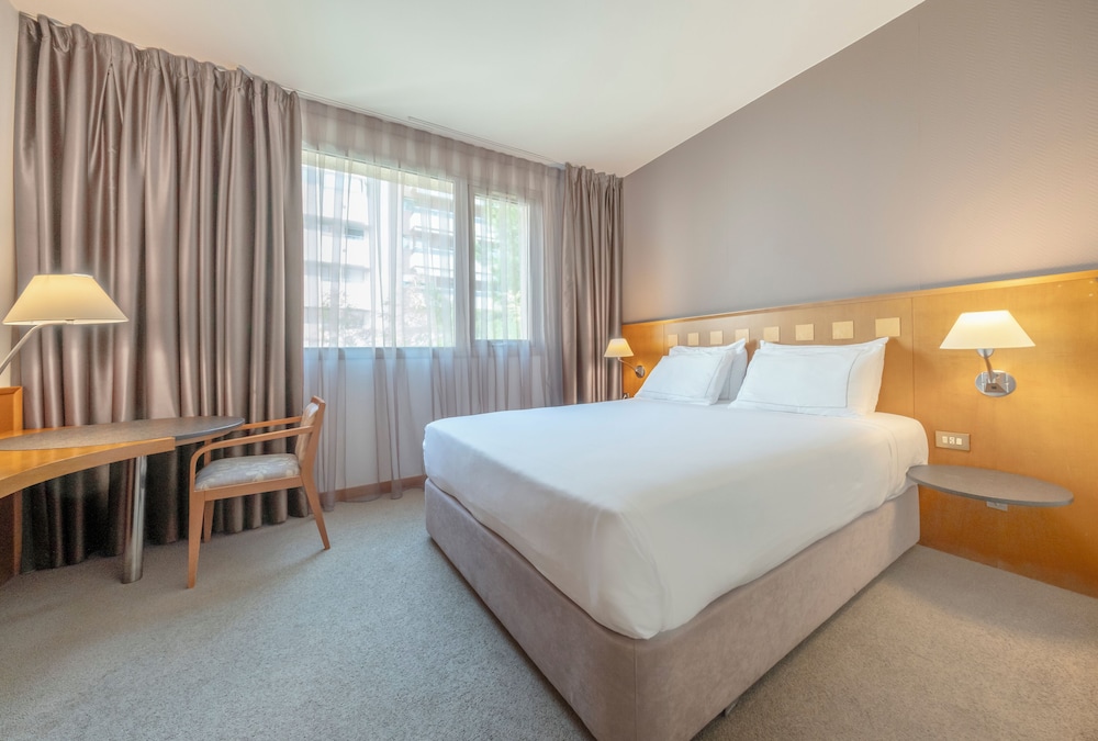 STANDARD, KING BED