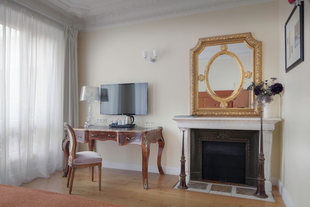 Le 123 Elysees Astotel 42/50