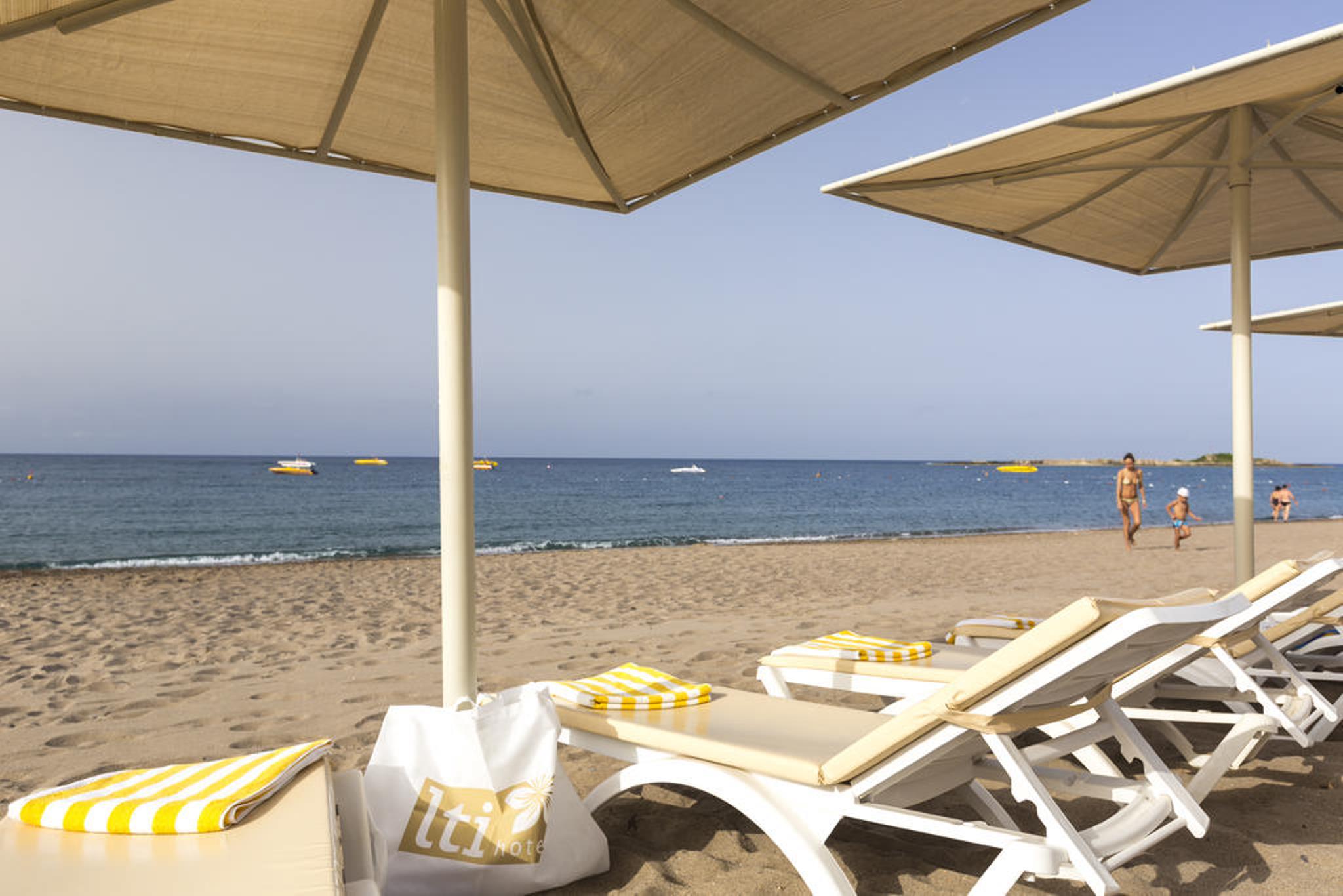 LYCUS BEACH HOTEL 50/57