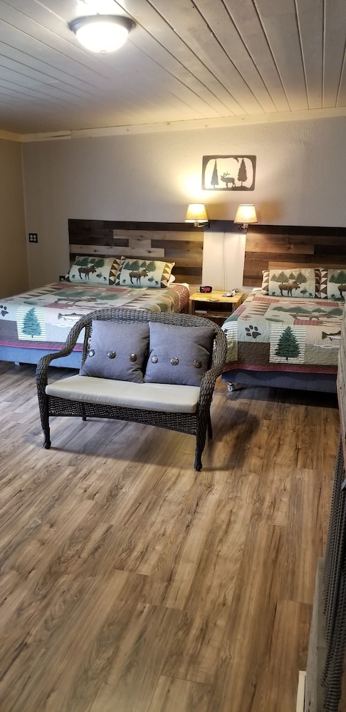 Carriage House Inn 21/36