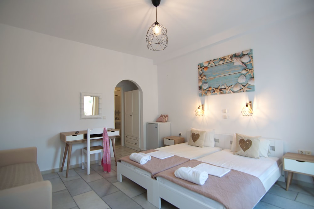 Camara Hotel 13/50