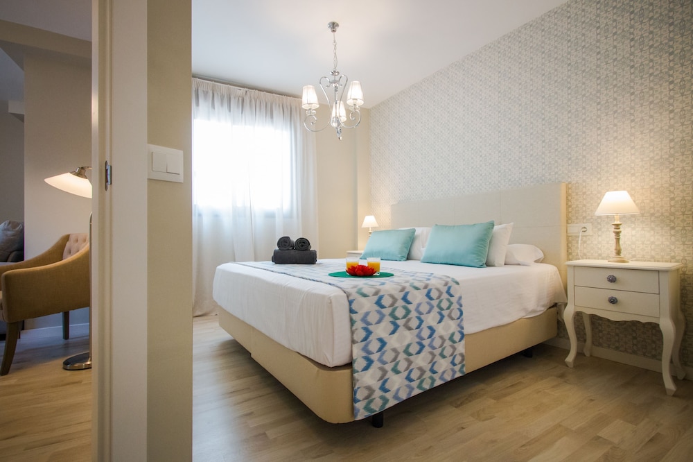 HOLIDAYS2MALAGA SUITES APARTMENTS 8/51