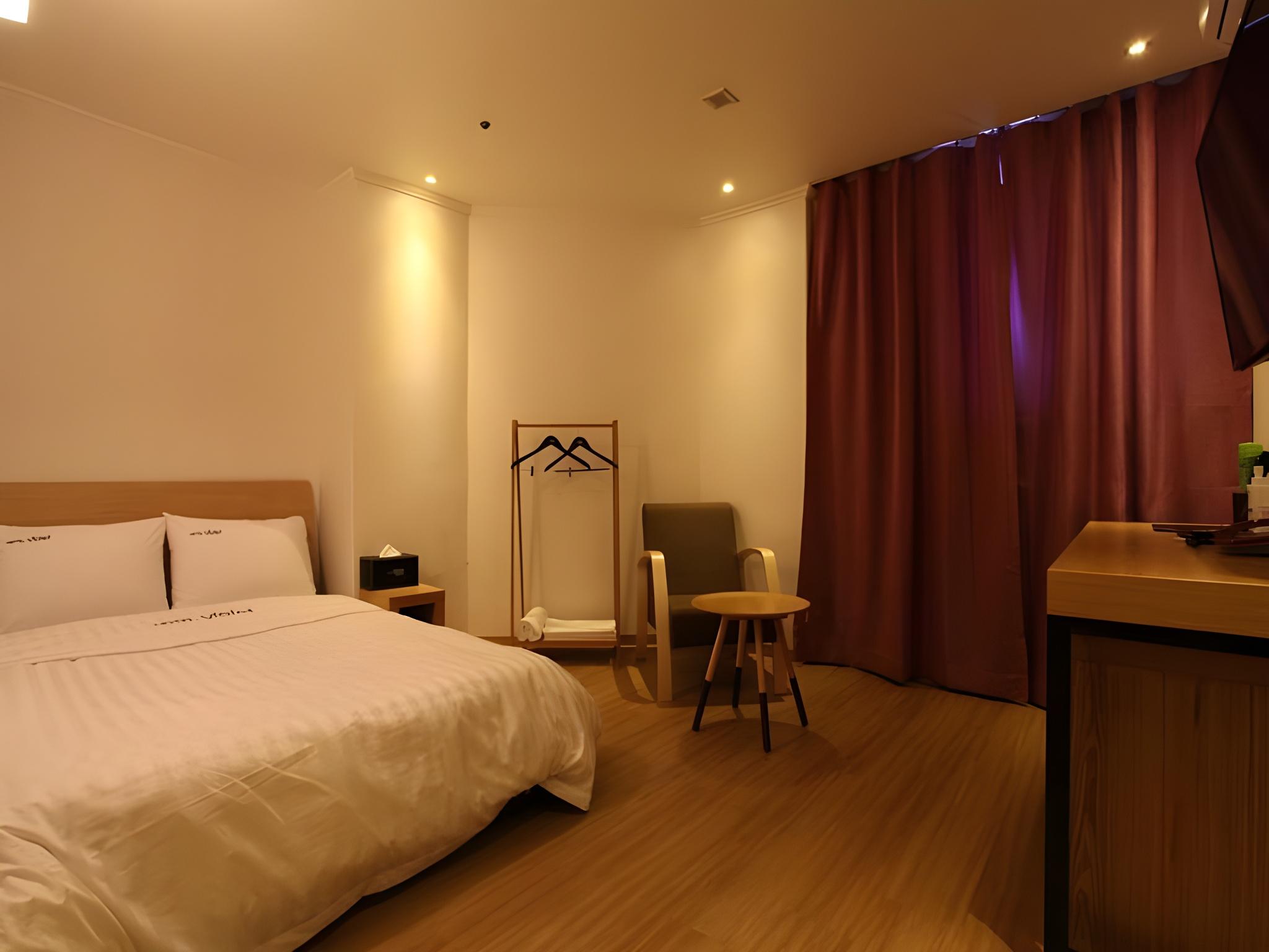 Hotel Violet 21/40