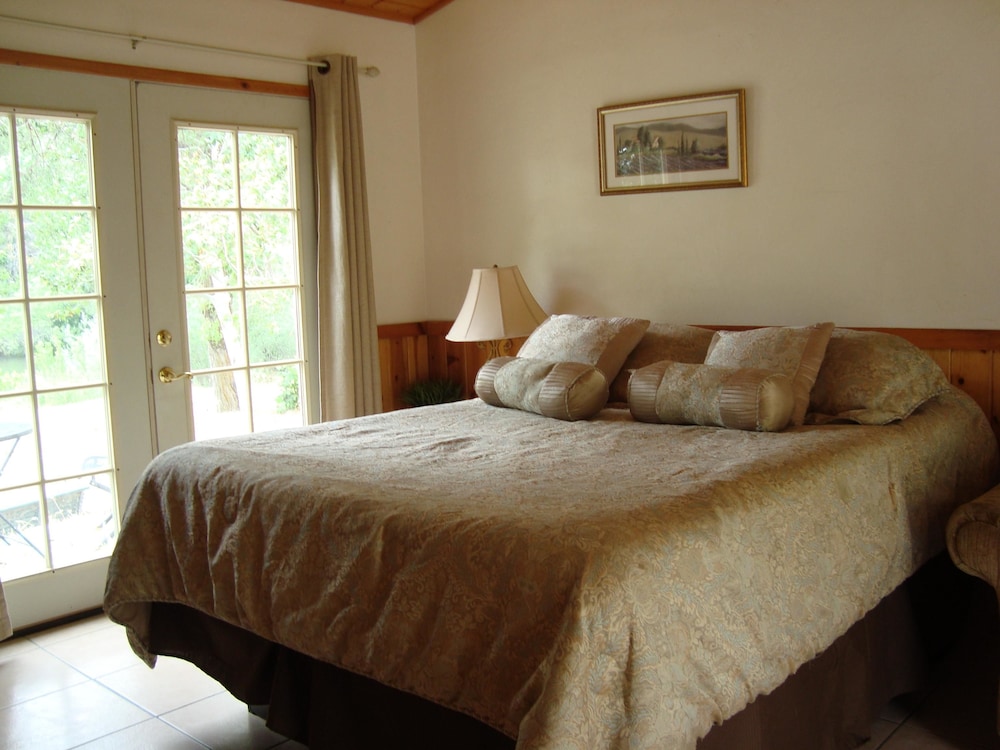 Sequoia Riverfront Cabins 26/71