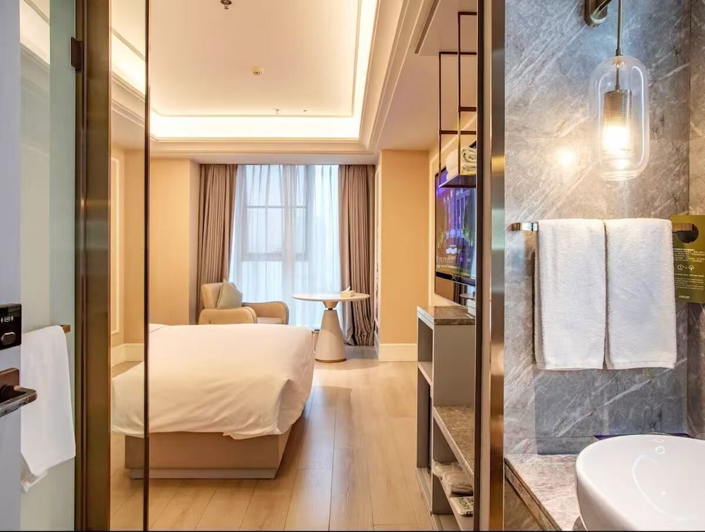 Mercure Shanghai Waigaoqiao Free Trade Zone 44/45