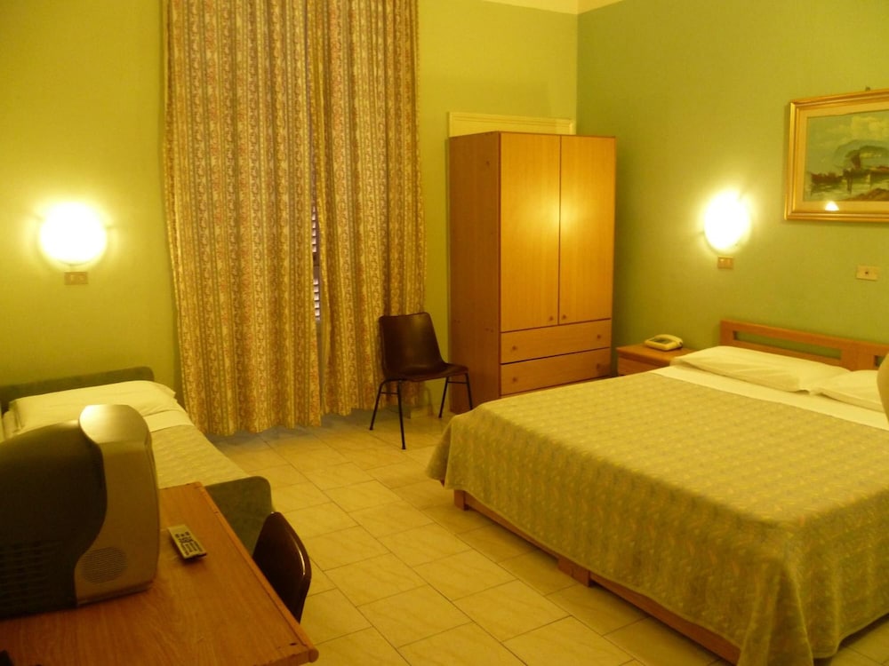 Hotel Pensione Romeo 16/19