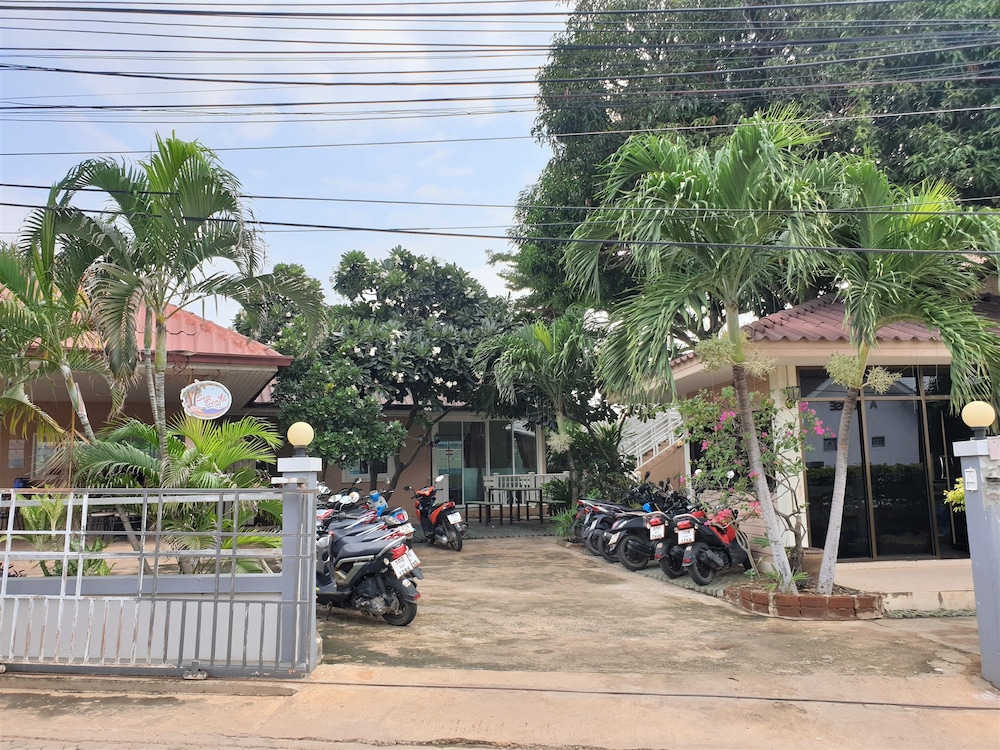 Sea Beach Koh Larn 8/48