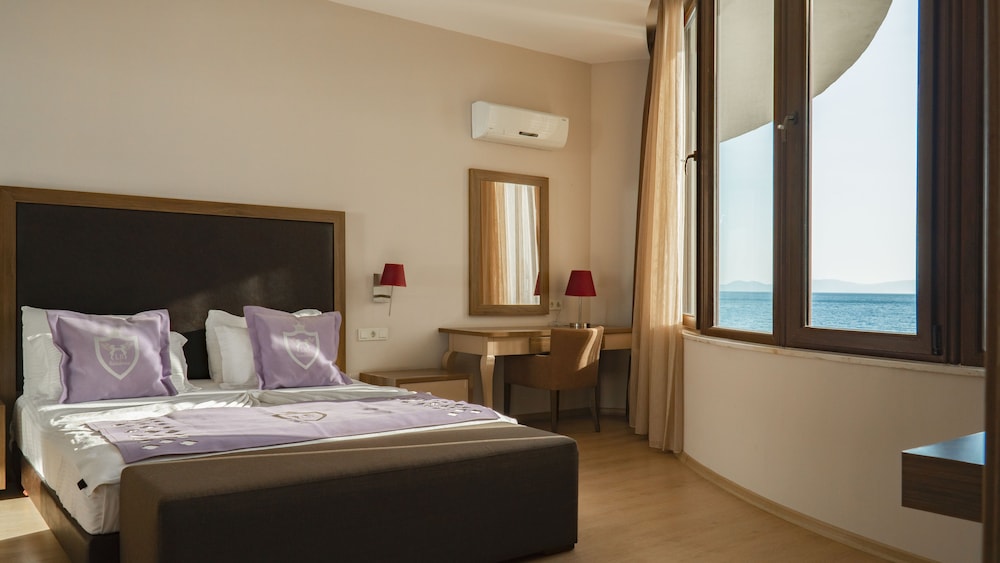 Ladies Beach Residence Hotel 18/68