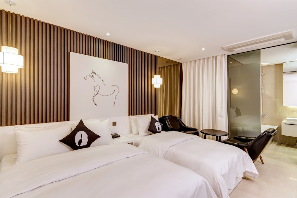 Hotel The Designers Cheongnyangni 8/59