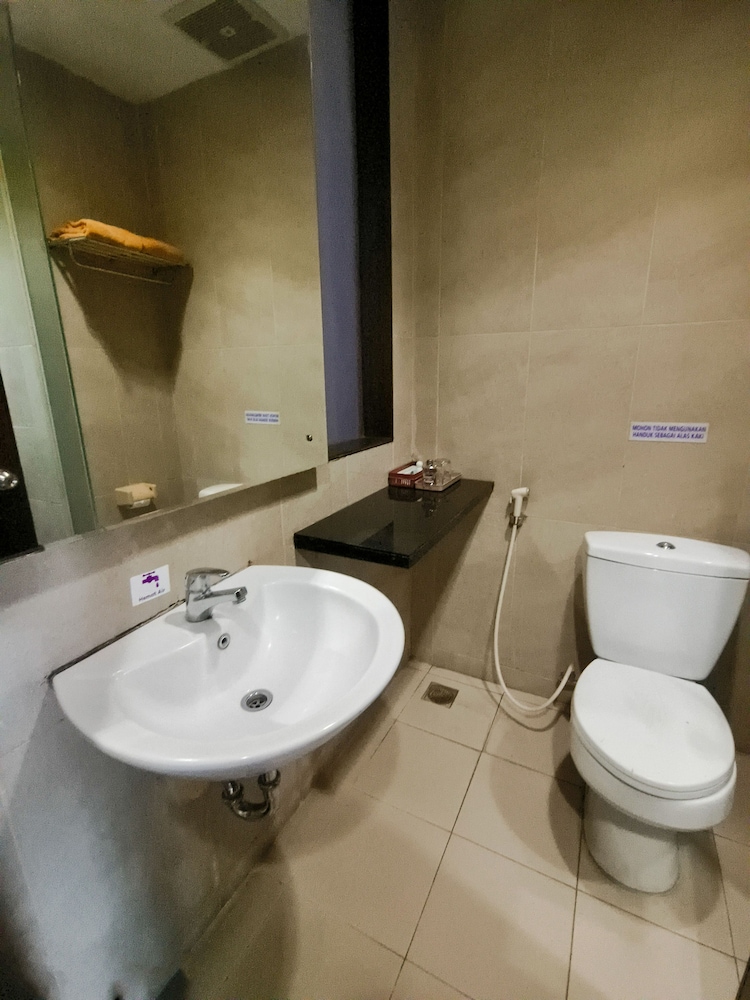Hotel Tilamas Juanda 62/63