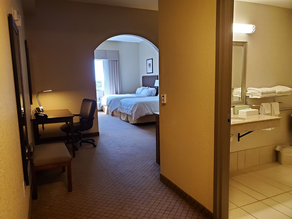 Holiday Inn Express Hotel And Suites Mankato East 53/76