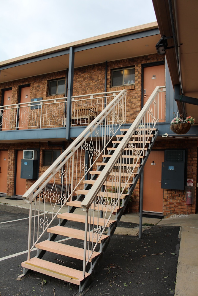 Bridge View Motel 1/50