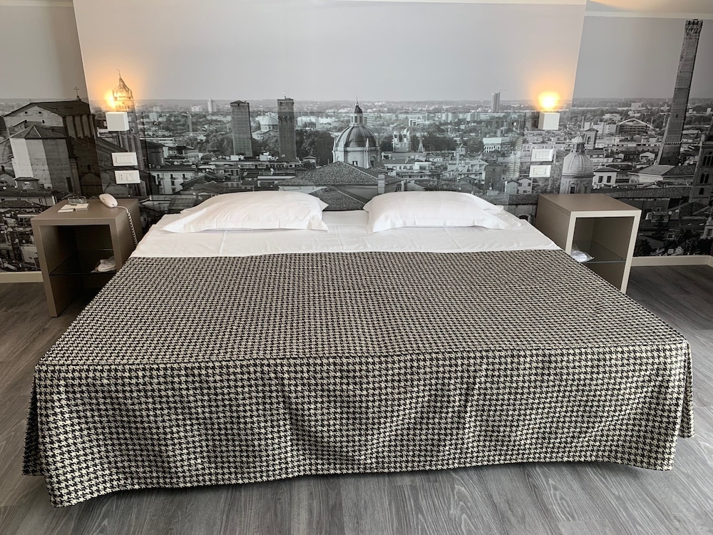 Savoia Hotel Regency 4/36