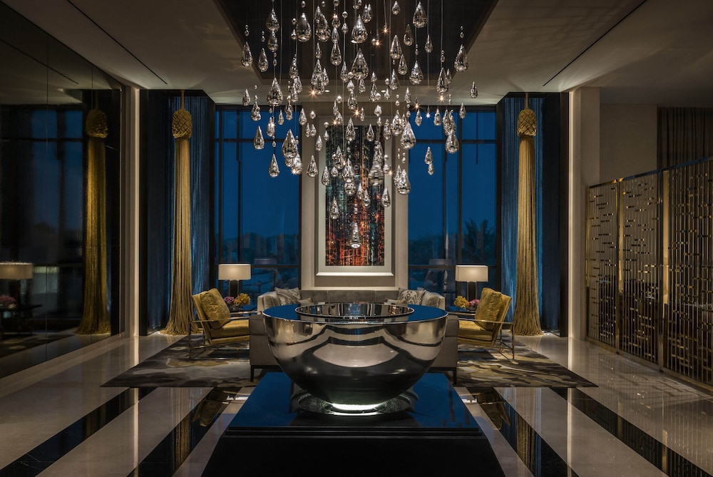 Four Seasons Hotel Dubai International Financial Centre 70/86