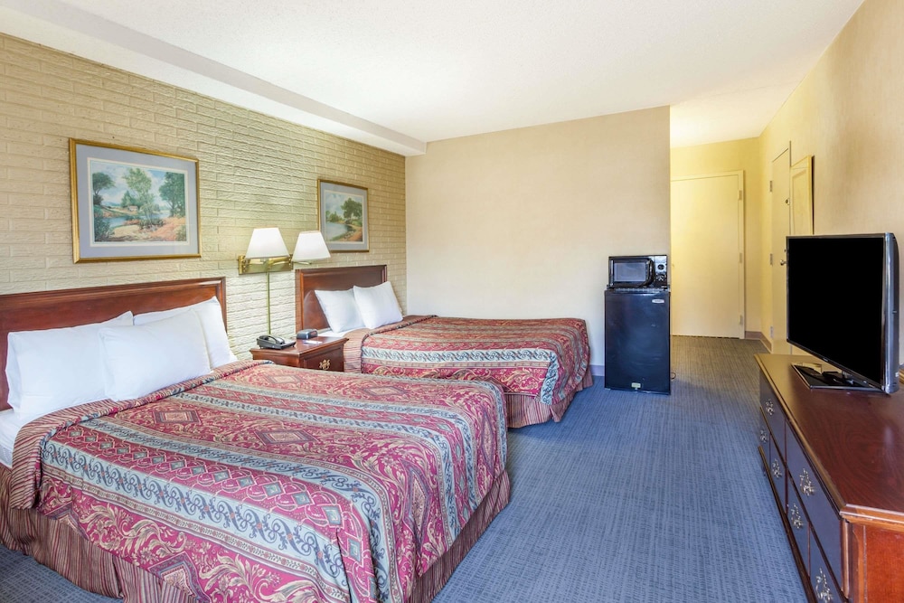 Travelodge By Wyndham Winchester 12/39