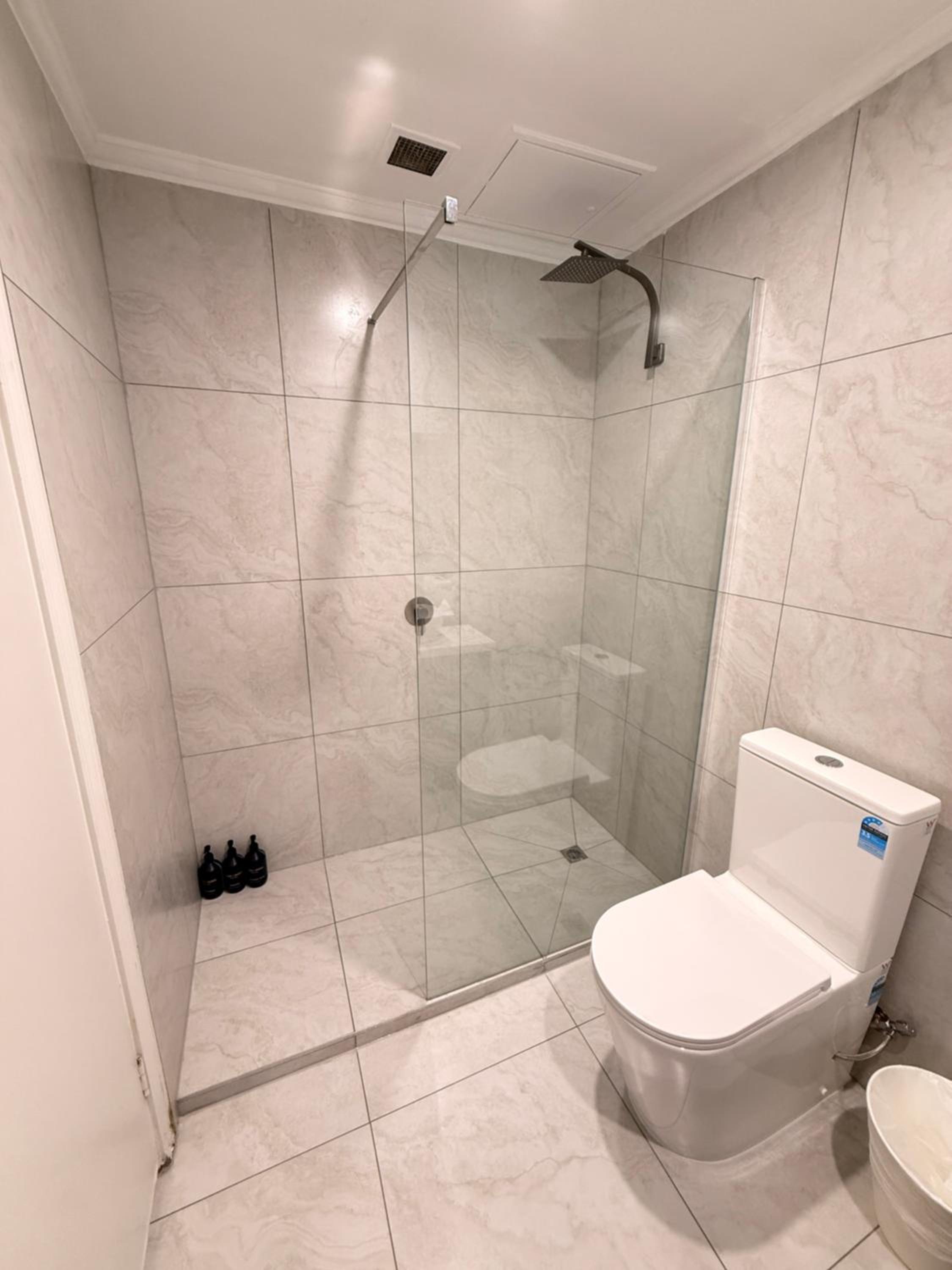 شقة سوبيريور ديلوكس بسرير كينج، Comfort Apartments Melbourne Central 3/8
