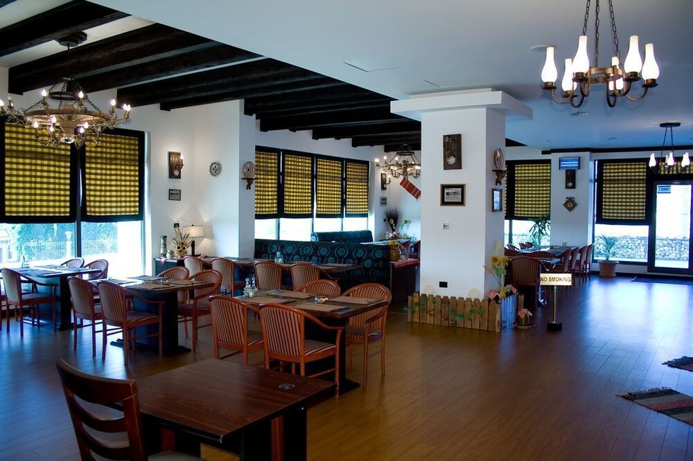 PHOENICIA EXPRESS HOTEL 35/49