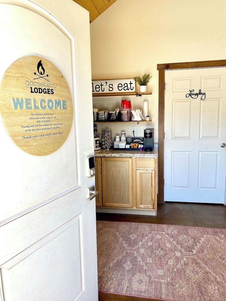 Gooseberry Lodges 14/79