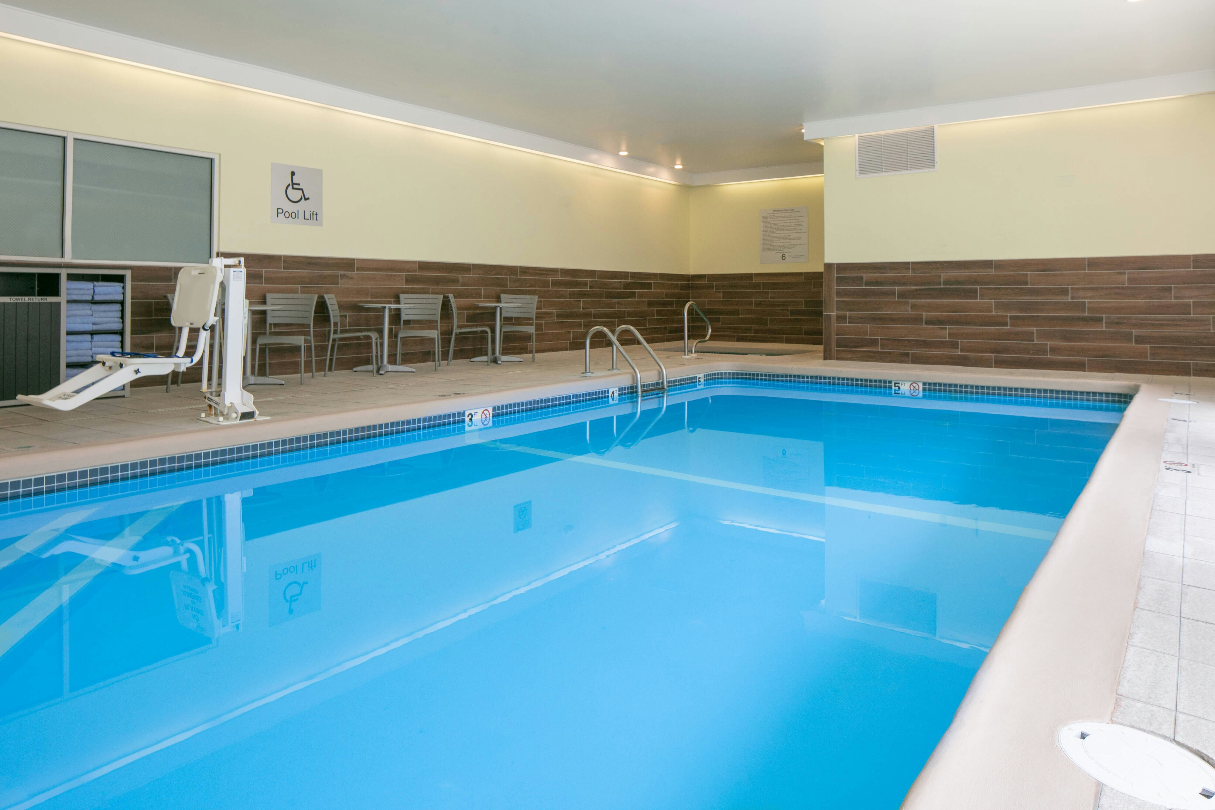 Fairfield Inn Manhattan 4/13